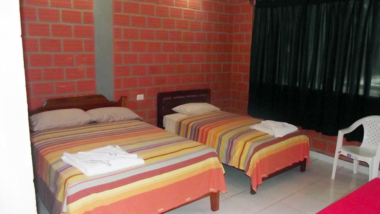 Hotel Ambaibo 루레나바케 외부 사진