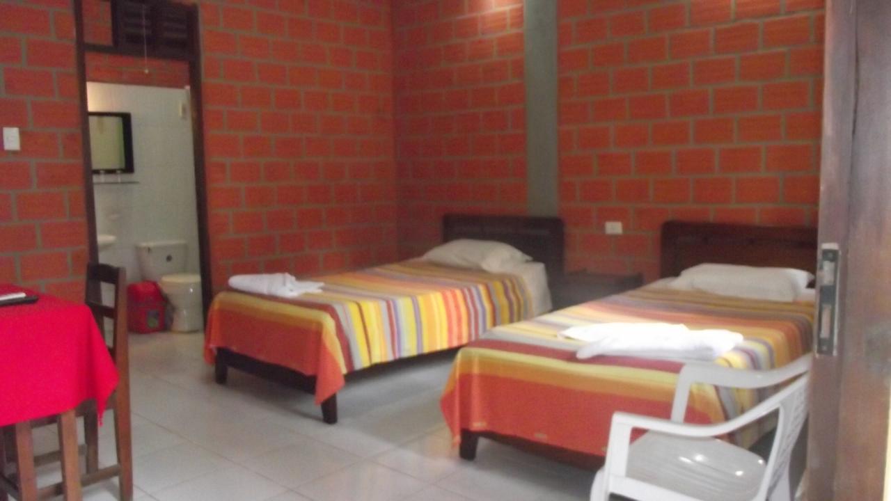Hotel Ambaibo 루레나바케 외부 사진