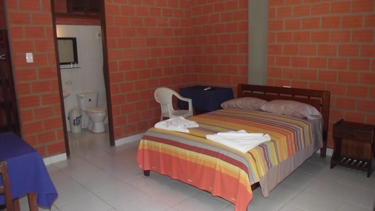 Hotel Ambaibo 루레나바케 외부 사진